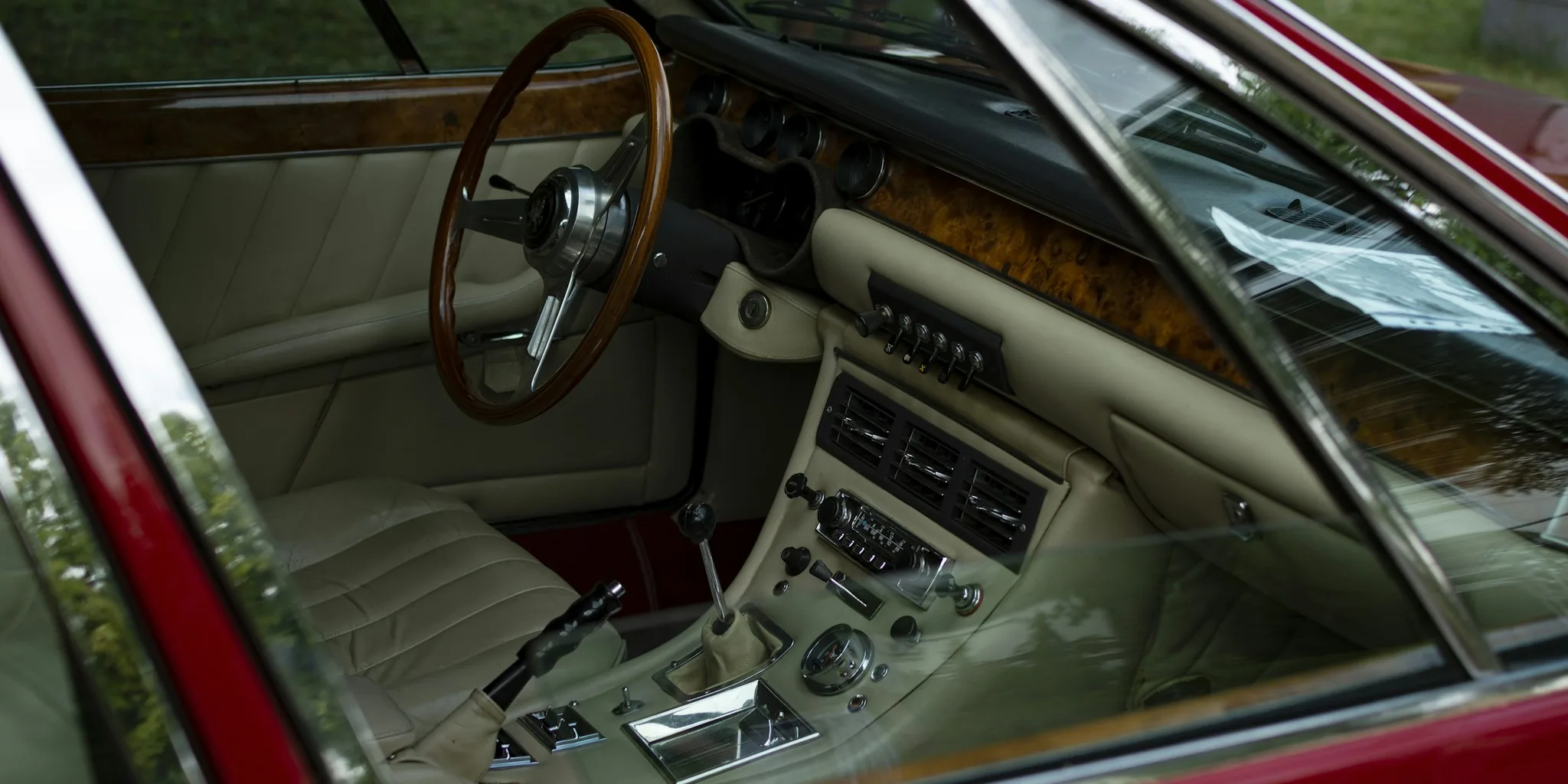 1976 Volvo 264GL: Premium Pricing Meets Practical Swedish Engineering
