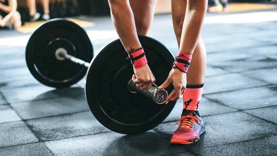 Powerlifting Fitness Is Welcoming All Body Types: What Shoppers Should Know 3 barbell training different body types