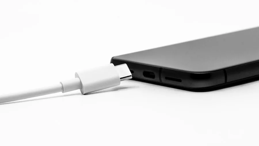Asus Zenbook 14 Air 2026 OLED Laptop What Shoppers Need to Know 3 battery fast charging USB-C