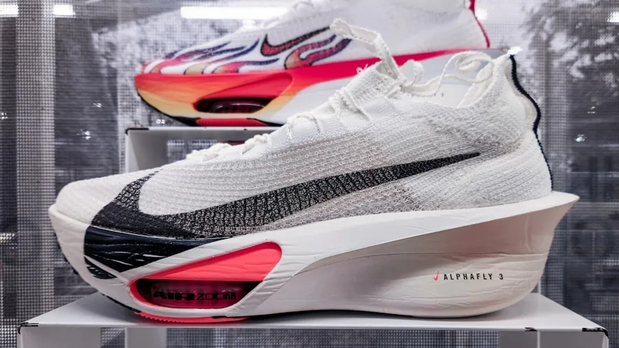 Premium Speed Running Shoes Drop Nearly 50% Off on Amazon: What You Need to Know 3 carbon fiber plate racing footwear