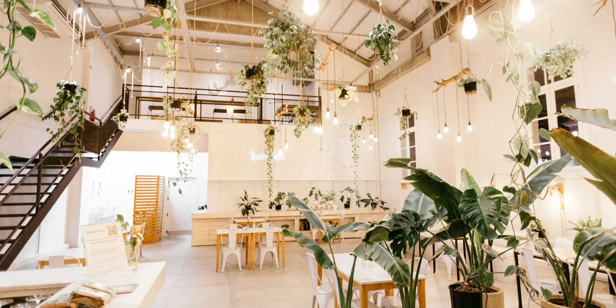 How Coffee Shop Design Impacts Your Experience