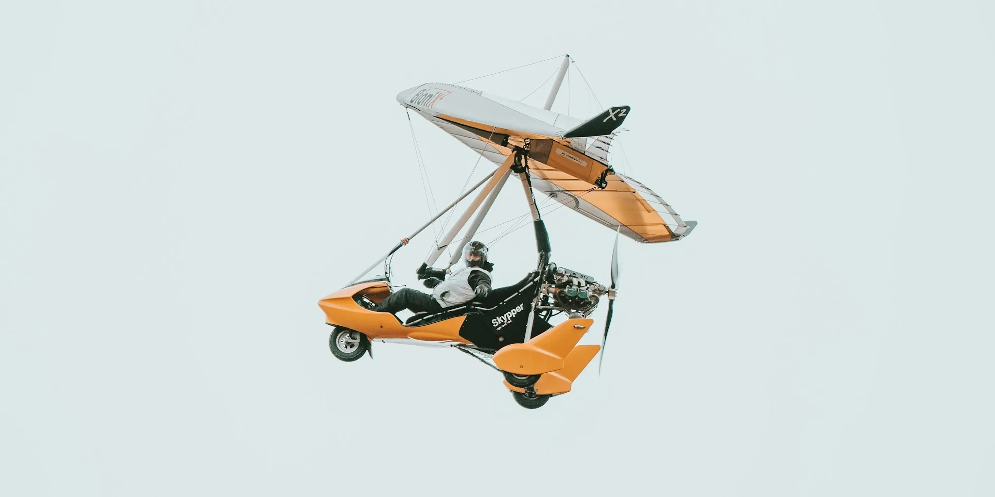 DeLorean Enters Electric Flying Car Racing