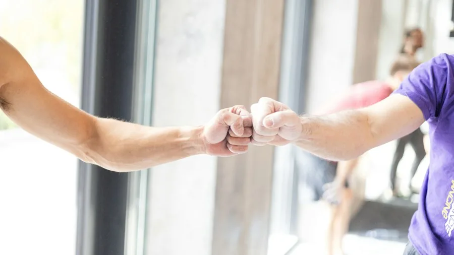 Men's Only Gyms Emerge as a Fitness Trend: What Consumers Need to Know 2 group fitness class community support