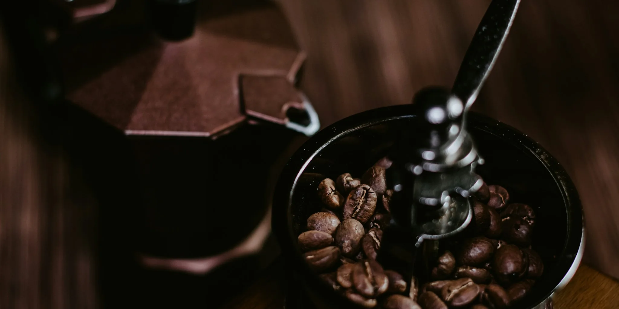 April Hand Grinder 01 Launches: What Coffee Buyers Should Know