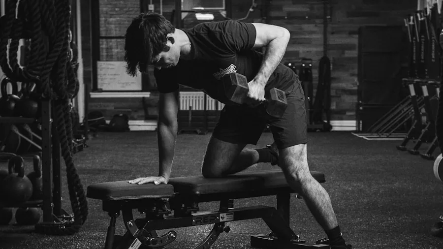 Celebrity Trainer's 5 Strength Moves That Build Full Body Muscle: What Shoppers Should Know 2 hip thrust glute exercise form