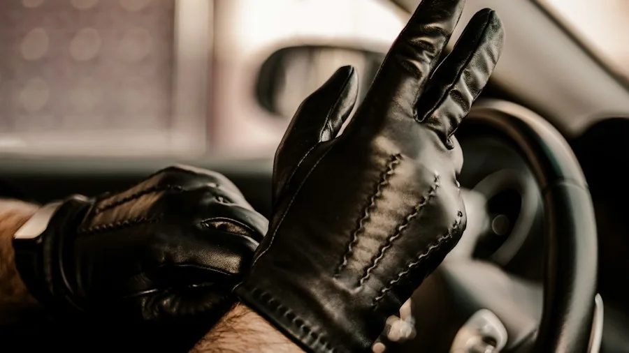 7 Tips to Choose the Perfect Car Accessory and Gadget Gift for Any Enthusiast 3 luxury driving gloves leather