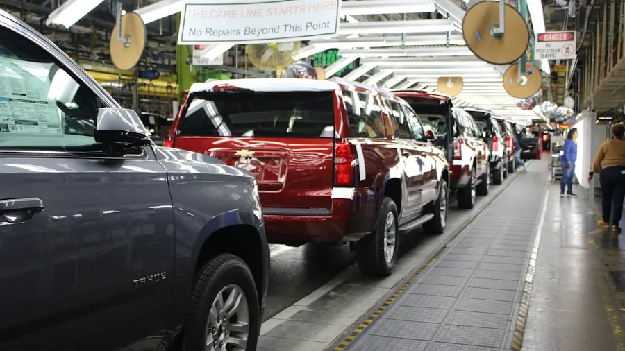 Jeep and RAM Extended Range EV Models Delayed: What Buyers Should Know 2 luxury SUV production factory line