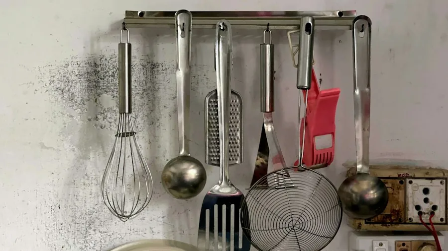 Premium Oven Mitts That Last Years Show True Value for Home Cooks 3 magnetic hanging organizer kitchen