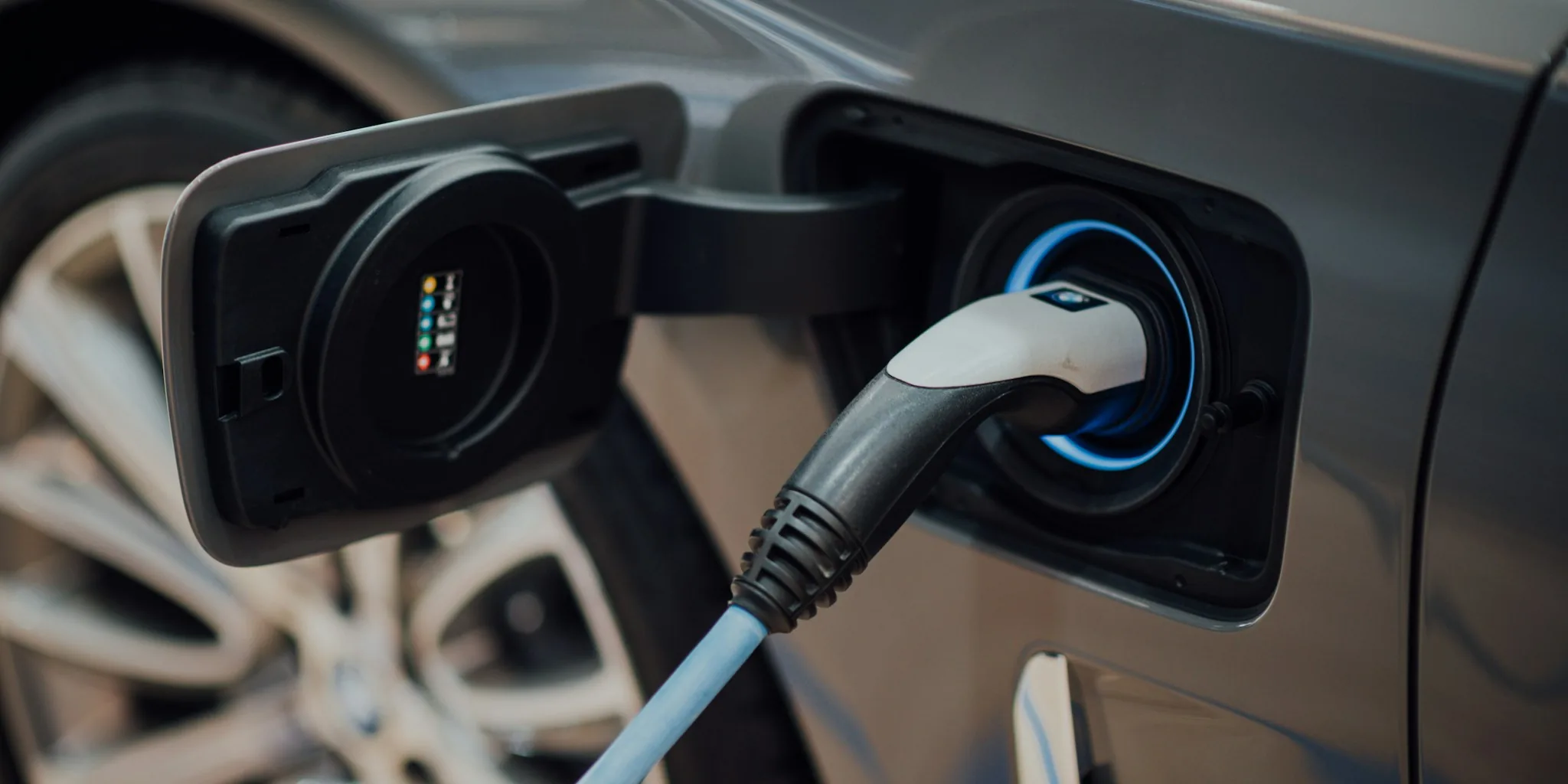 Hyundai and Genesis Adding Extended Range Electric SUVs in 2027 What Buyers Should Know