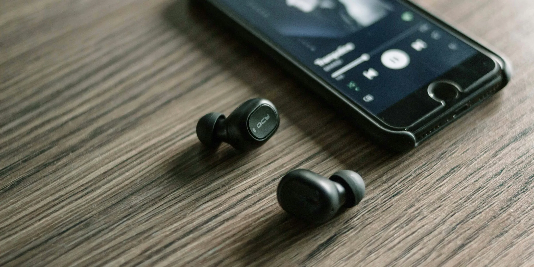 Samsung Launches Clip-On Earbuds in South Korea