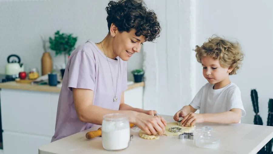 Parenting Solo vs. Co-Parenting: How Stress Levels and Family Dynamics Affect Today's Parents 3 parent teaching child morning routine