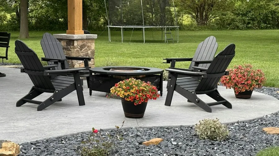 7 Tips to Design a Garden Entrance That Welcomes Visitors 3 patio seating outdoor decor