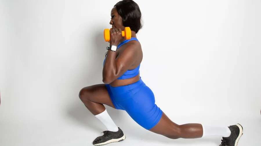 Expert Approved 20 Minute Total Body Workout for Busy Shoppers 3 person doing lunge with weights