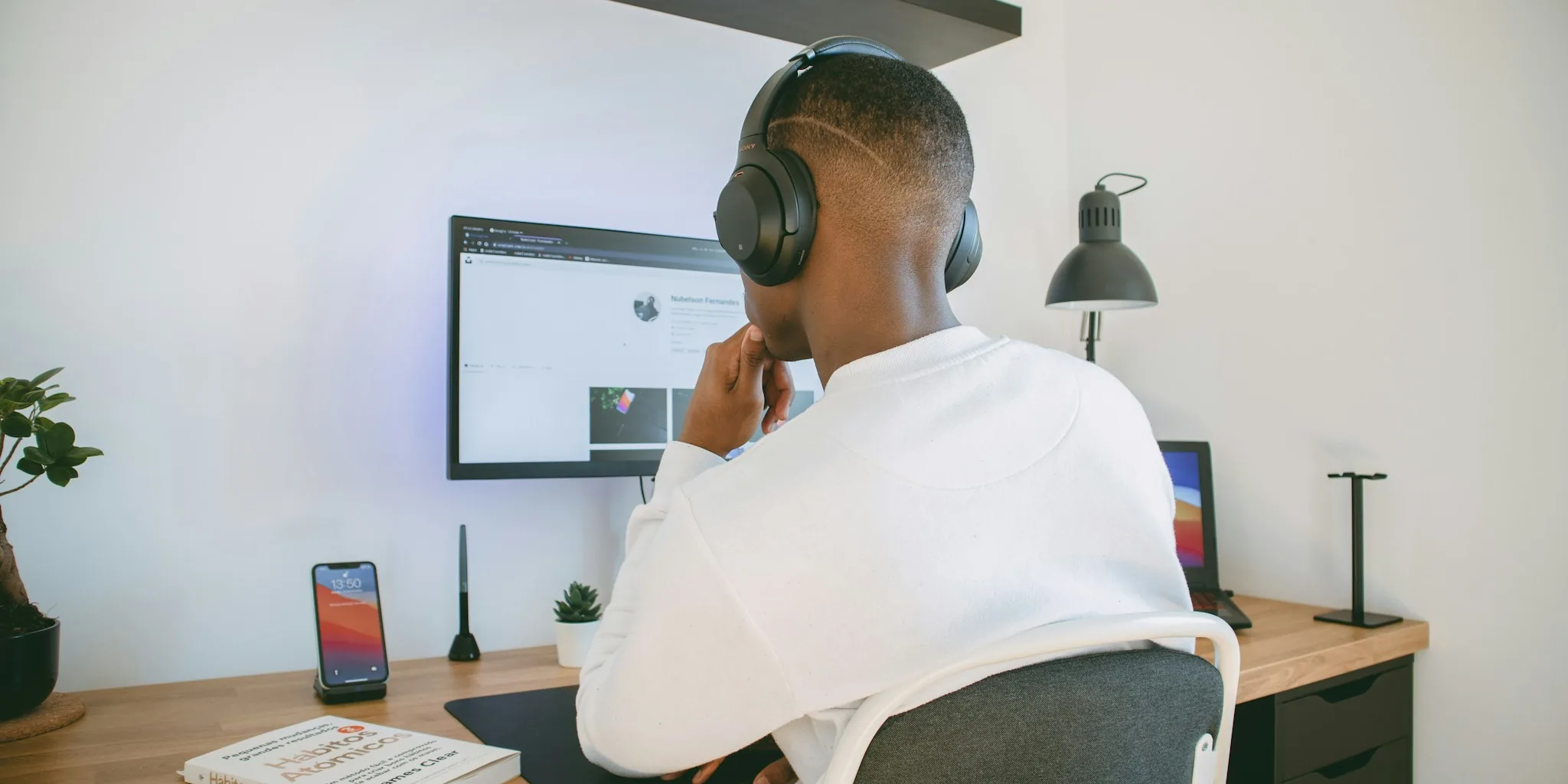 Neurable One Brain-Scanning Headphones Available Now