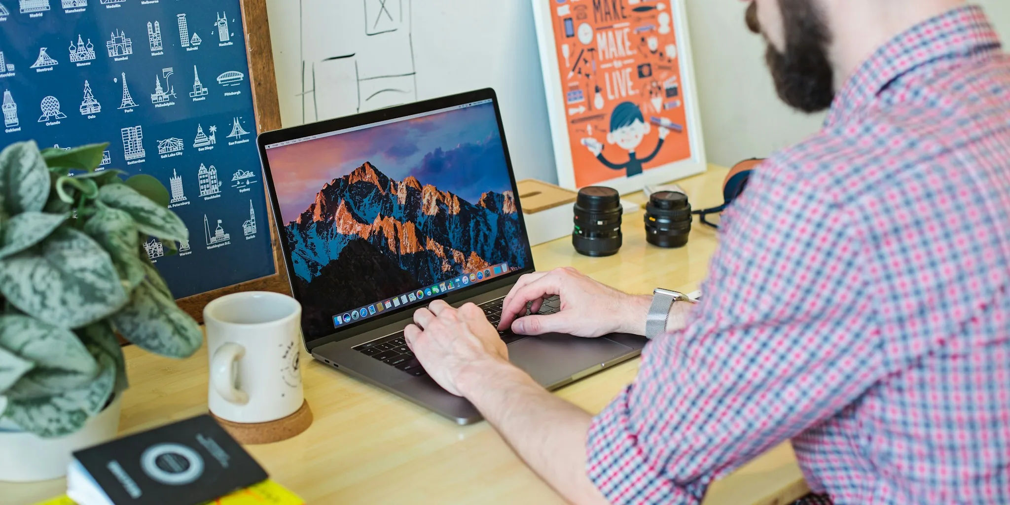 Lenovo IdeaPad Vibe Challenges Apple MacBook Neo