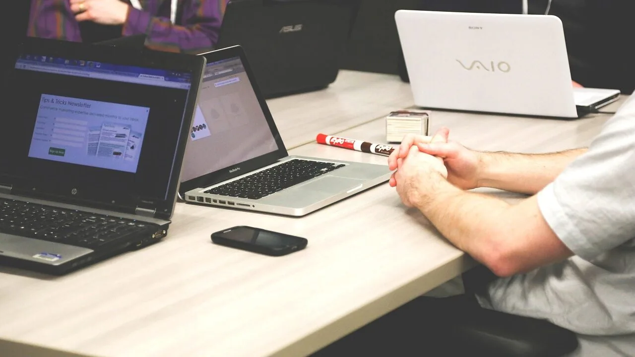 8 Key AI Laptop Features Worth Considering