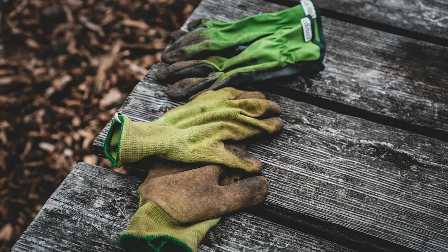 protective gloves gardening thorns