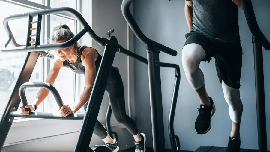 Watch Metrics for Workout Pacing: What Runners Need to Know About Accurate Training 2 runner on treadmill timing intervals