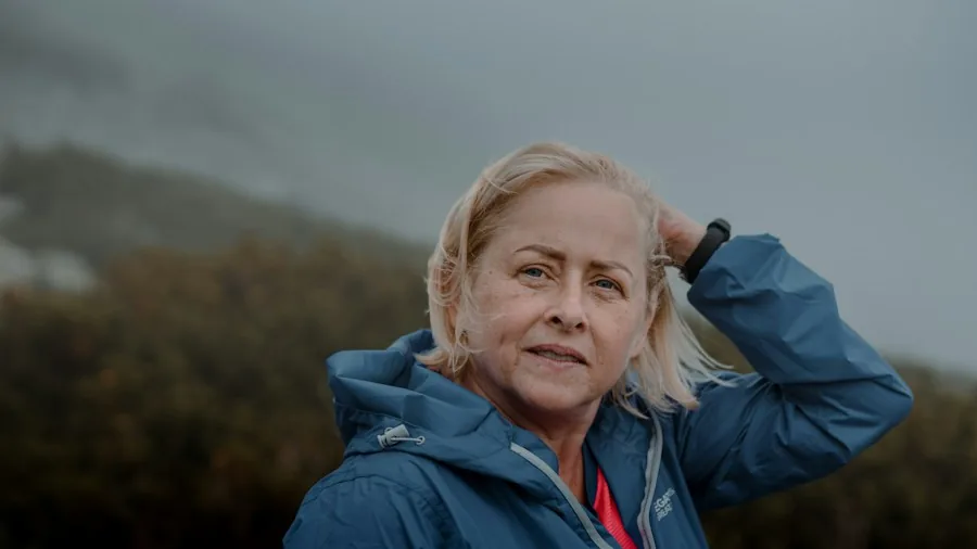 70 Year Old Fitness Coach Reveals 5 Habits That Keep You Strong and Independent 3 senior woman exercising outdoors