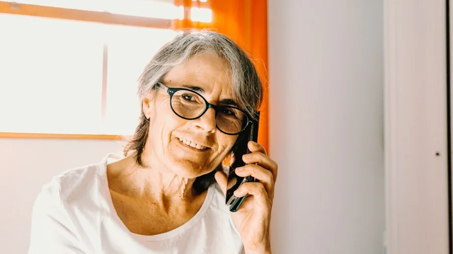 AI Smart Glasses vs Headphones: What Shoppers Need to Know About This Emerging Shift 2 smart glasses phone call conversation