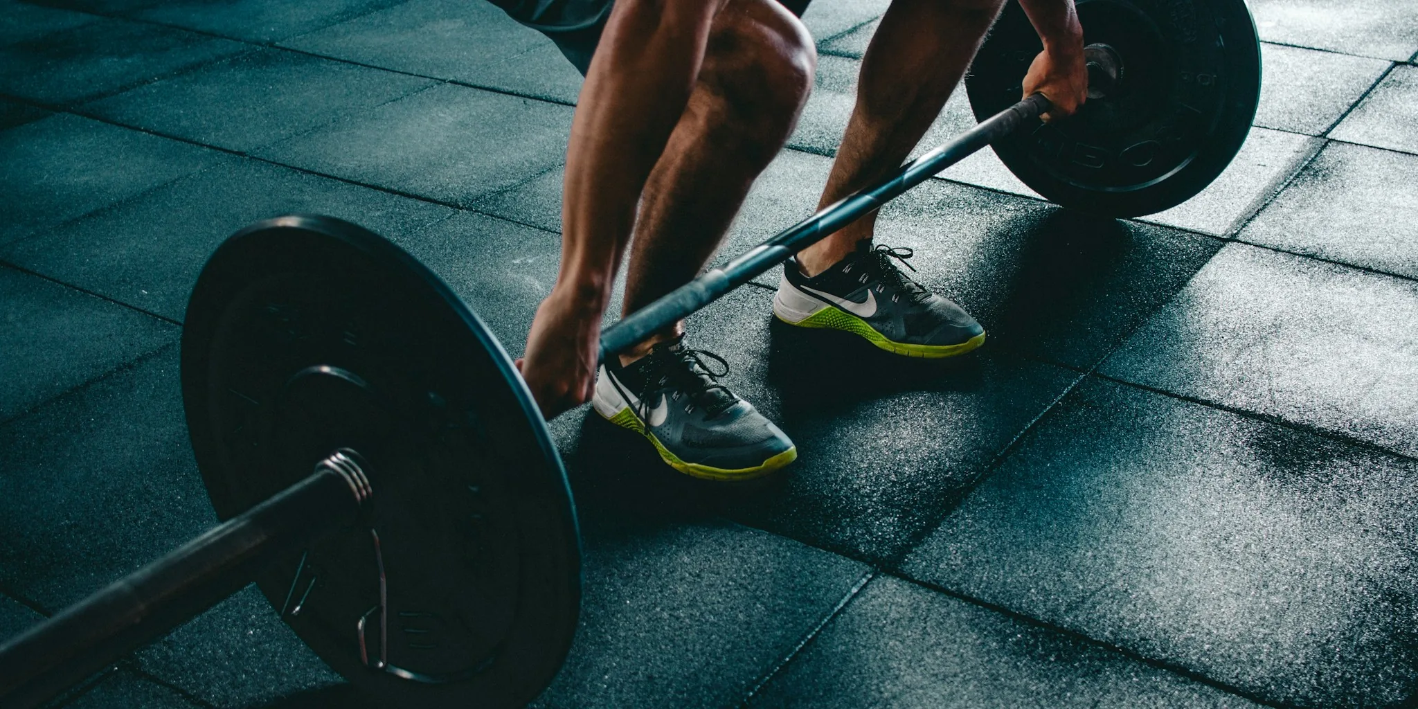 Fitness Experts Recommend Focusing on Strength First: What This Means for Your Workout Plan