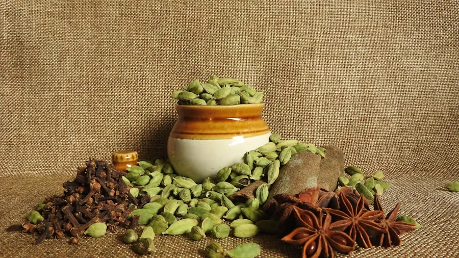 Yemeni Coffeehouses Expand Across America: What This Means for Coffee Shoppers 2 traditional cardamom coffee spices