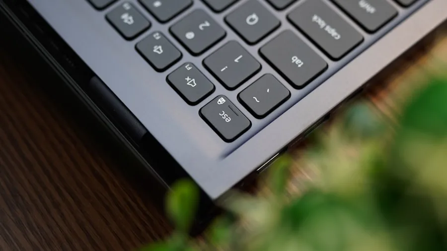 Lenovo ThinkBook 14x Gen 2 Launches Without AI Features: What Shoppers Need to Know 3 ultraportable notebook connectivity ports