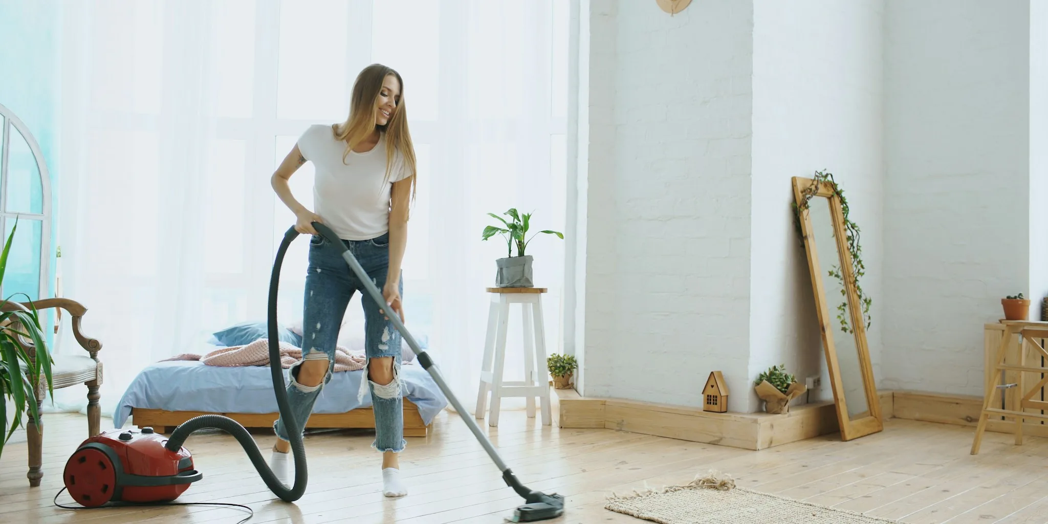 Fall Dust Mite Surge: The Vacuum Trick That Works