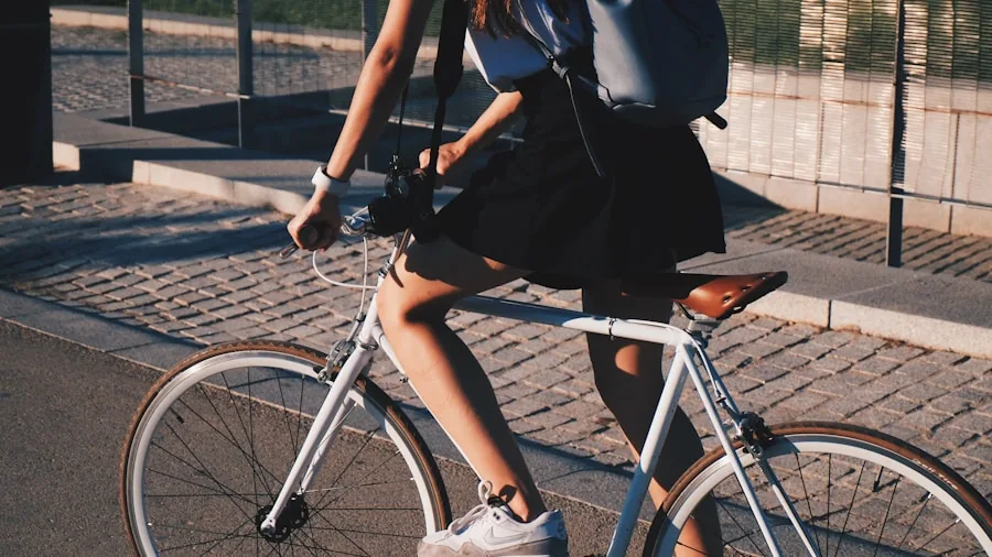 New Hiking Daypacks for Fall: What Shoppers Should Know About 2024 Releases 2 work commute cycling person